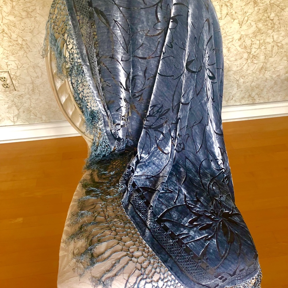 Luxurious burned velvet shawl